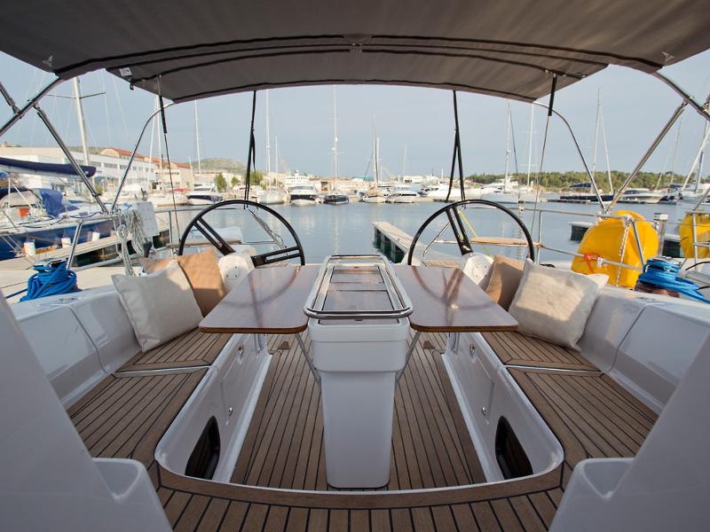 Book yachts online - sailboat - Elan 45 Impression - LIYA - rent