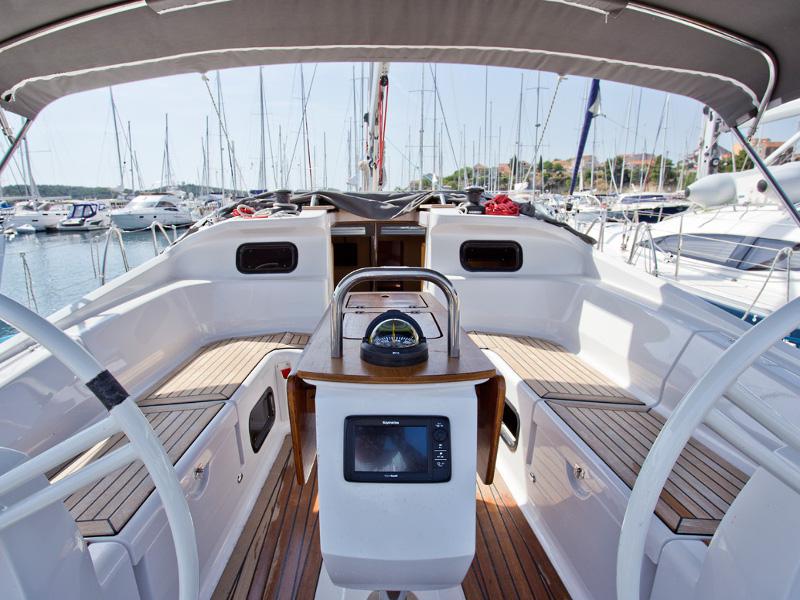 Book yachts online - sailboat - Elan 444 Impression - PAULA - rent