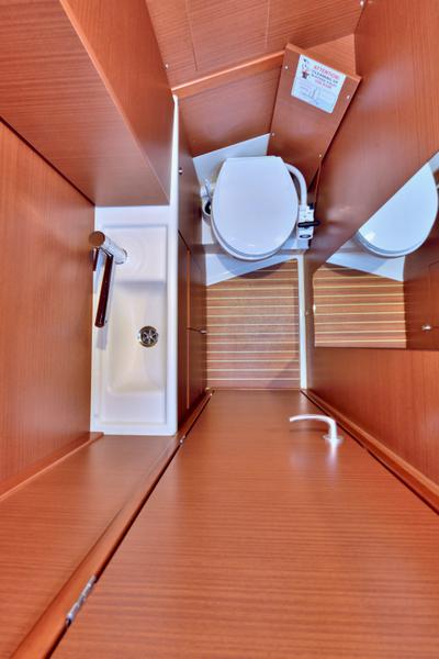 Book yachts online - sailboat - Hanse 388 - JOLANA - rent