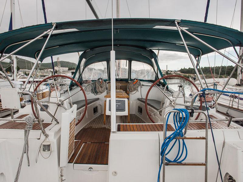 Book yachts online - sailboat - Sun Odyssey 49i - NAIRA - rent