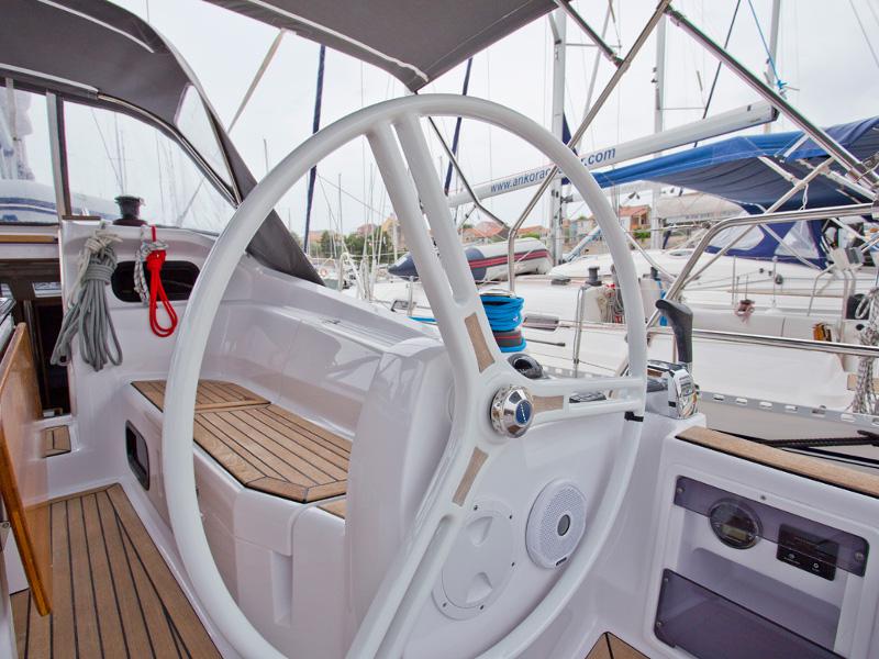 Book yachts online - sailboat - Elan 394 Impression - ESCAPE - rent
