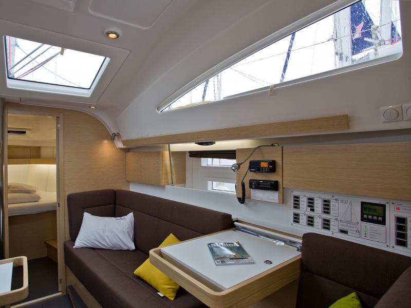 Book yachts online - sailboat - Elan 394 Impression - ESCAPE - rent