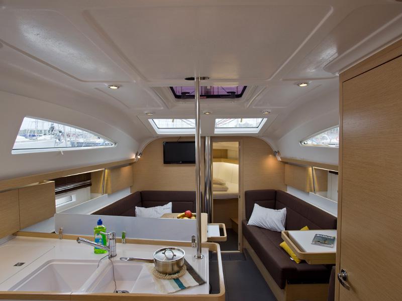 Book yachts online - sailboat - Elan 394 Impression - ESCAPE - rent