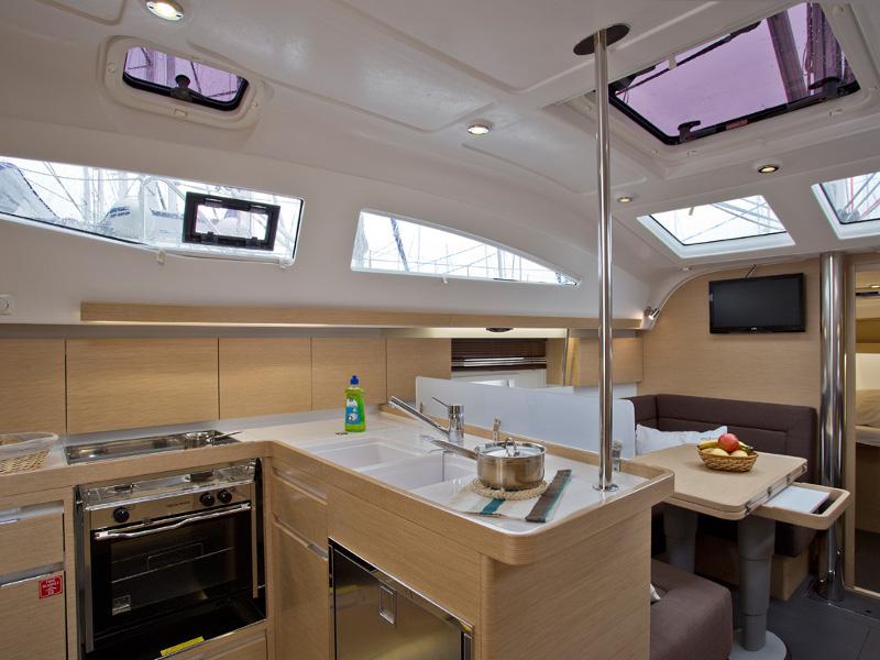 Book yachts online - sailboat - Elan 394 Impression - ESCAPE - rent