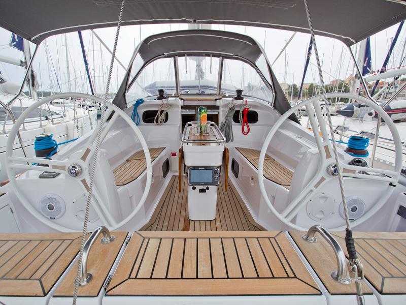 Book yachts online - sailboat - Elan 394 Impression - ESCAPE - rent