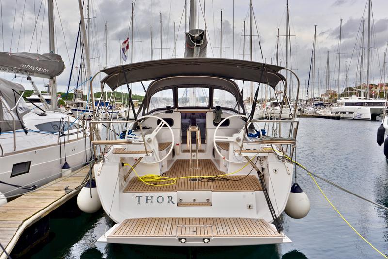 Book yachts online - sailboat - Elan 40 Impression - THOR - rent