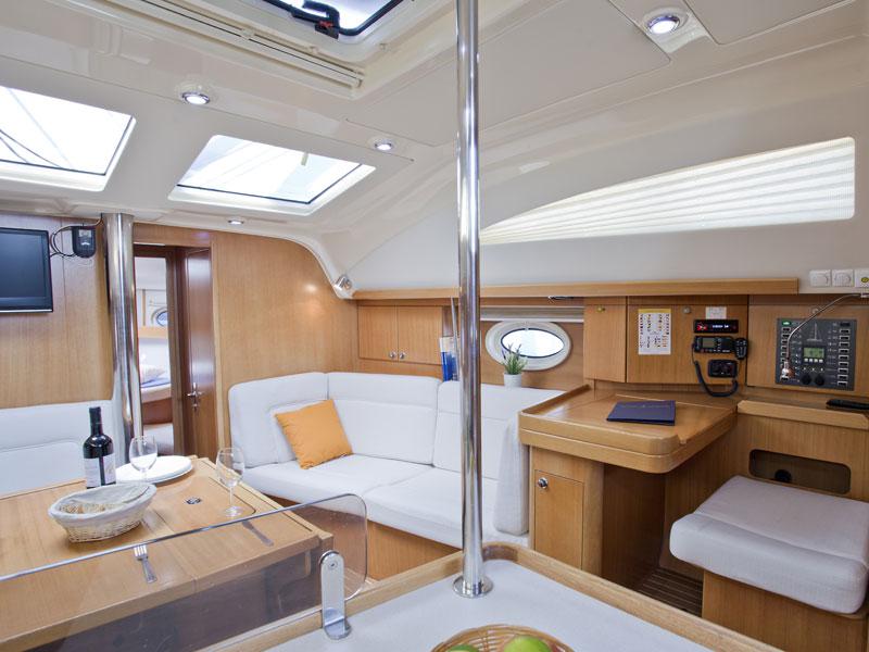 Book yachts online - sailboat - Elan 434 Impression - EMA BLUE - rent