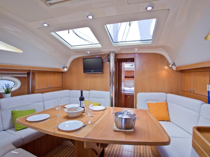 Book yachts online - sailboat - Elan 434 Impression - EMA BLUE - rent