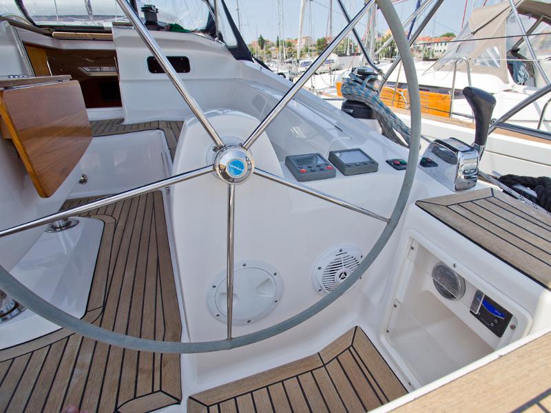 Book yachts online - sailboat - Elan 434 Impression - EMA BLUE - rent