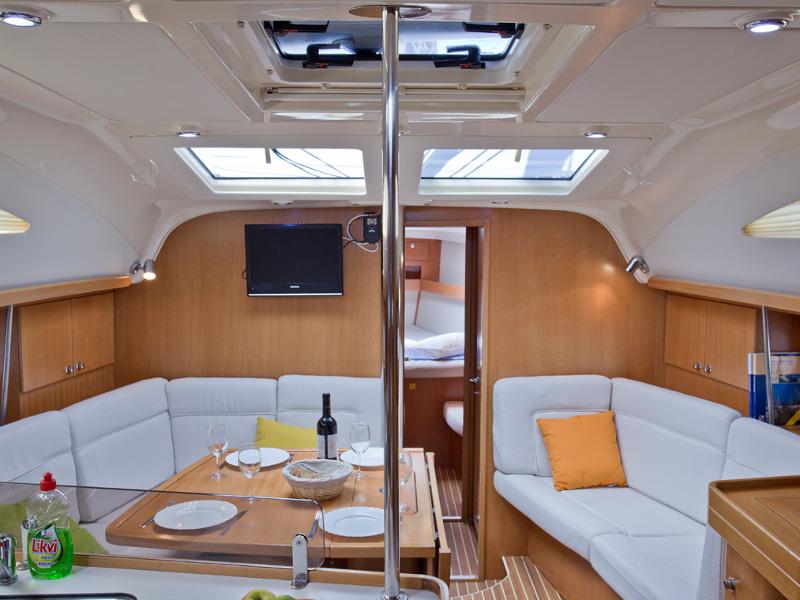 Book yachts online - sailboat - Elan 434 Impression - EMA BLUE - rent