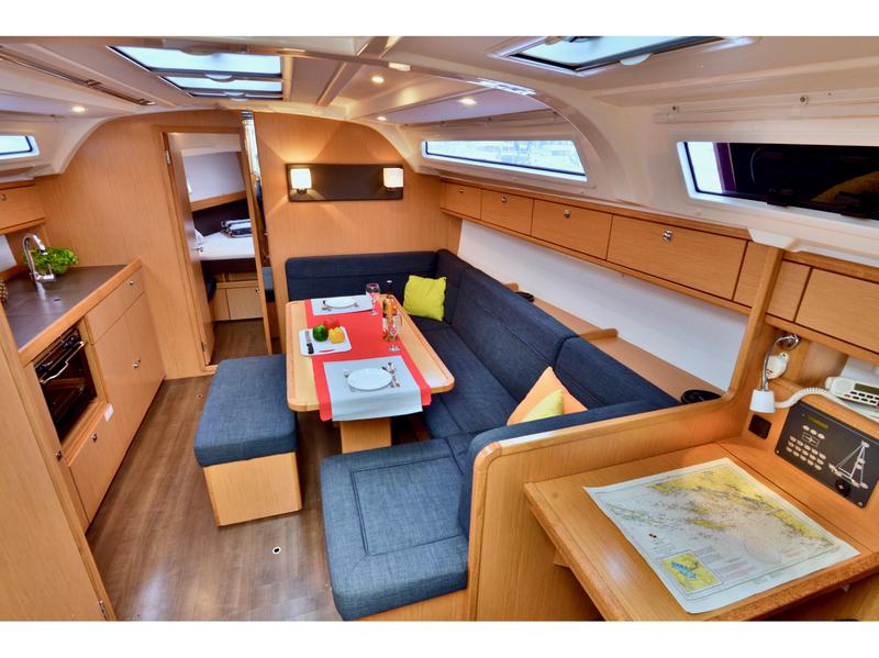 Book yachts online - sailboat - Bavaria 41 Cruiser - STELLA - rent