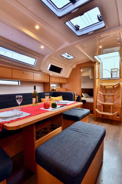 Book yachts online - sailboat - Bavaria 41 Cruiser - STELLA - rent