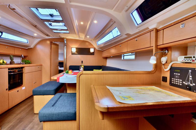 Book yachts online - sailboat - Bavaria 41 Cruiser - STELLA - rent