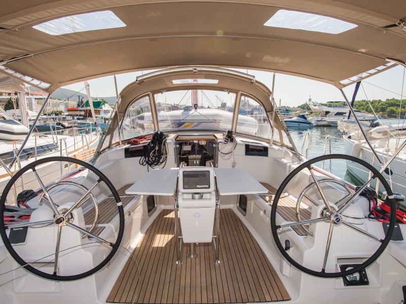 Book yachts online - sailboat - Sun Odyssey 449 - TOP SMILE - rent