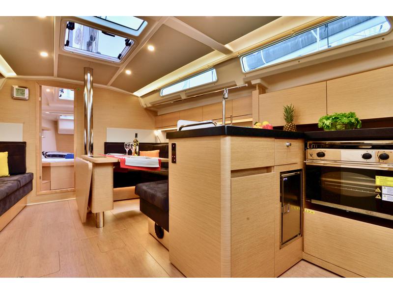 Book yachts online - sailboat - Hanse 418 - MY CLOUD - rent