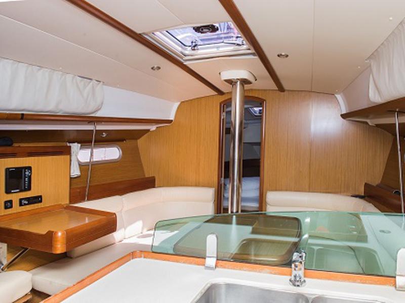 Book yachts online - sailboat - Sun Odyssey 39i - LEDA - rent