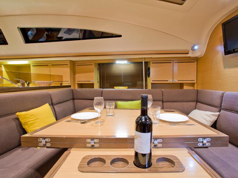 Book yachts online - sailboat - Elan 444 Impression - FELIX - rent