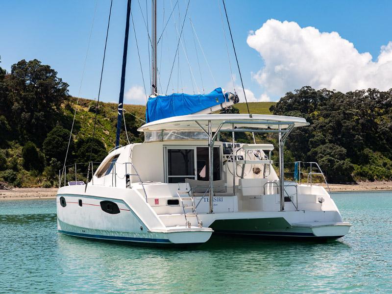 Book yachts online - catamaran - Leopard 384 - Miriam - rent