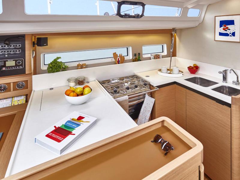Book yachts online - sailboat - Sun Odyssey 440 - Eleni - rent