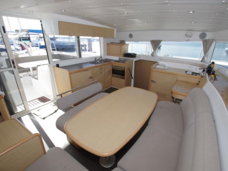 Book yachts online - catamaran - Lagoon 421 - Estrella - rent