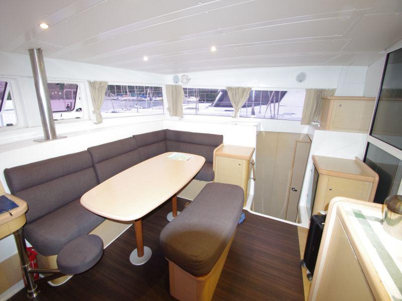 Book yachts online - catamaran - Lagoon 421 - Marimar - rent