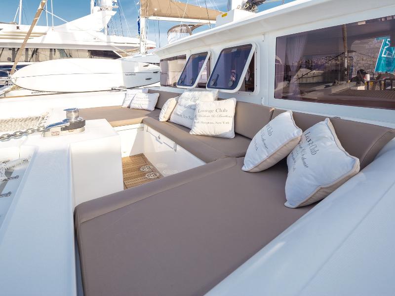 Book yachts online - catamaran - Lagoon 450 - New Horizons - rent