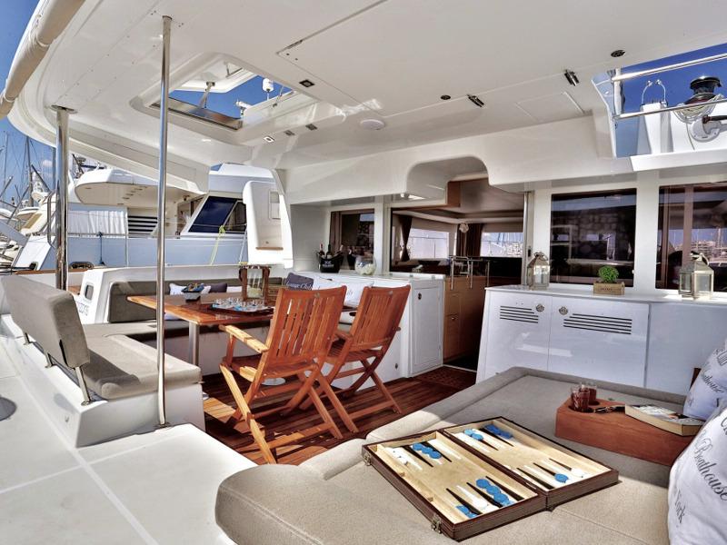 Book yachts online - catamaran - Lagoon 450 - New Horizons - rent