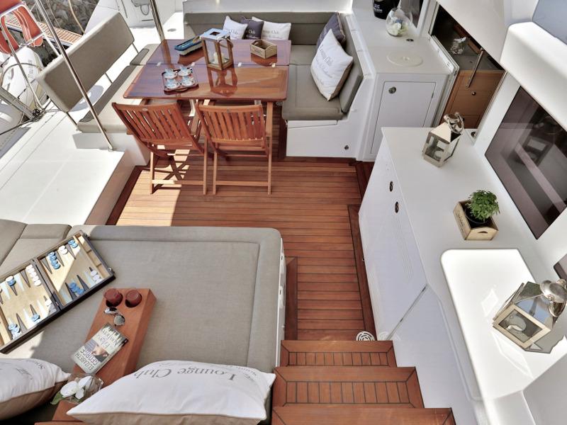 Book yachts online - catamaran - Lagoon 450 - New Horizons - rent