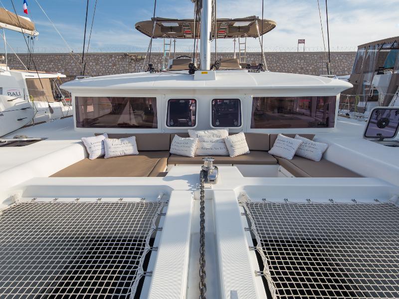 Book yachts online - catamaran - Lagoon 450 - New Horizons - rent