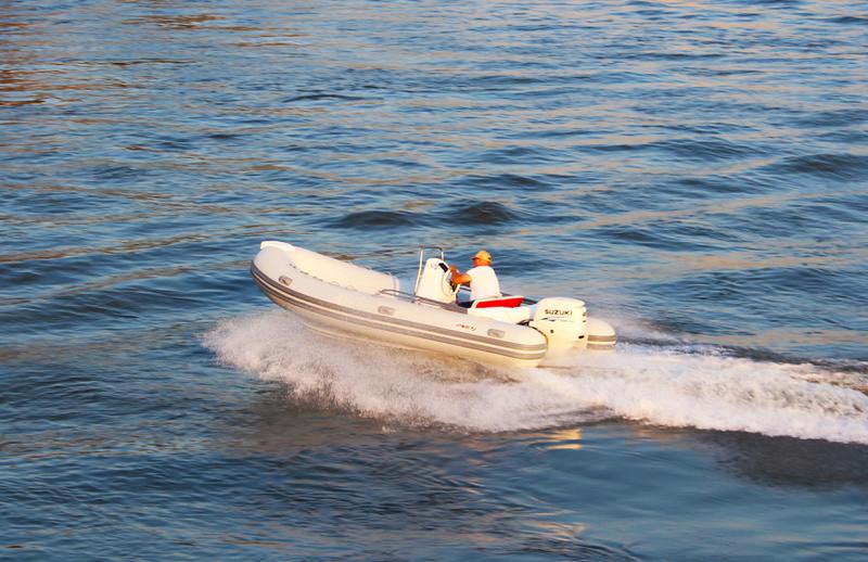 Book yachts online - motorboat - Joymarc 490 - Joymarc 490 - rent