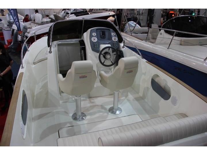 Book yachts online - motorboat - HM 22 Fly - HM 22 Fly (OPEN) - rent