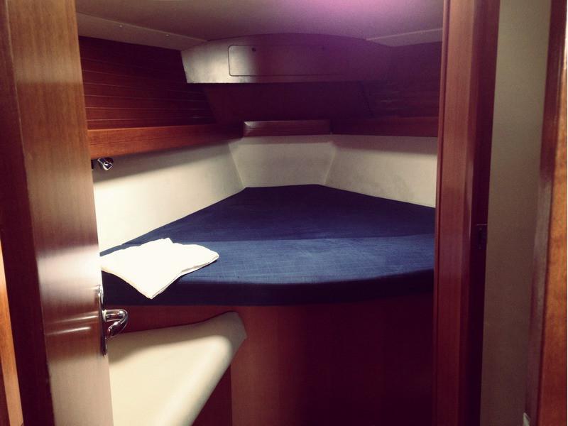 Book yachts online - sailboat - Dufour 385 - Isabella - rent