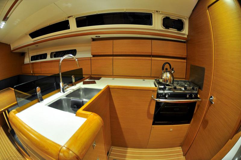 Book yachts online - sailboat - Sun Odyssey 439 - Aeriko - rent