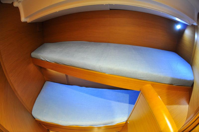 Book yachts online - sailboat - Sun Odyssey 439 - Aeriko - rent