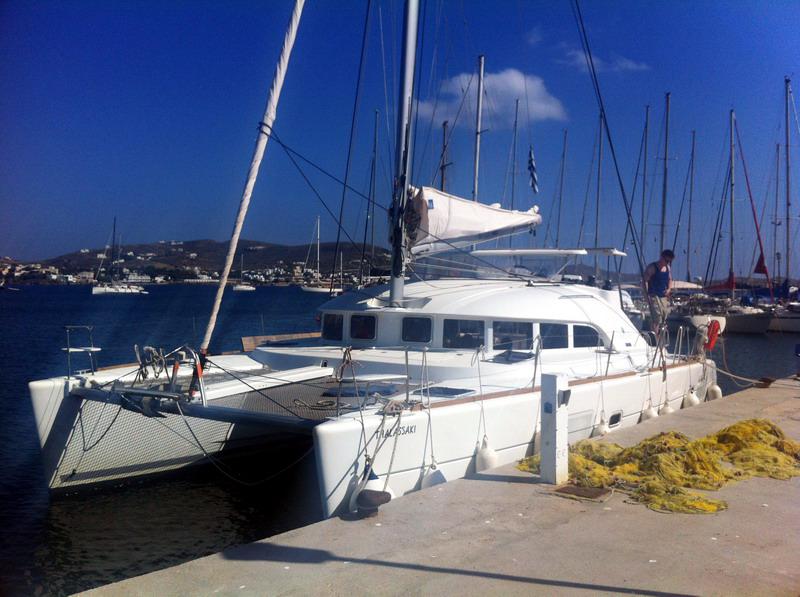 Book yachts online - catamaran - Lagoon 380 - Thalassaki - rent