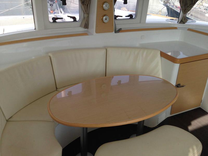 Book yachts online - catamaran - Lagoon 380 - Thalassaki - rent