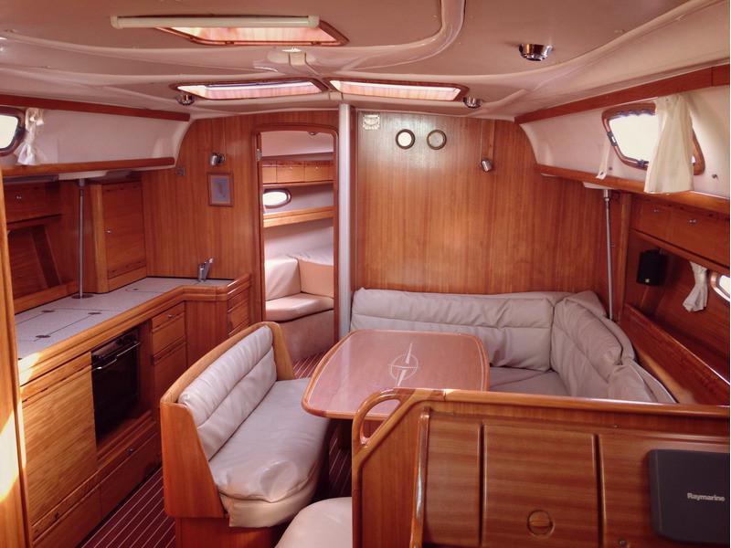 Book yachts online - sailboat - Bavaria 39 Cruiser - Eva A - rent