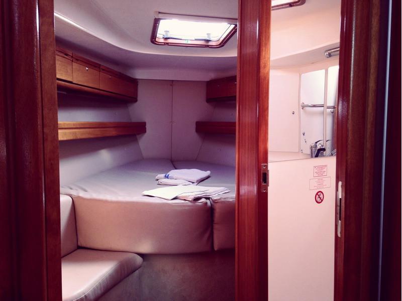 Book yachts online - sailboat - Bavaria 39 Cruiser - Eva A - rent