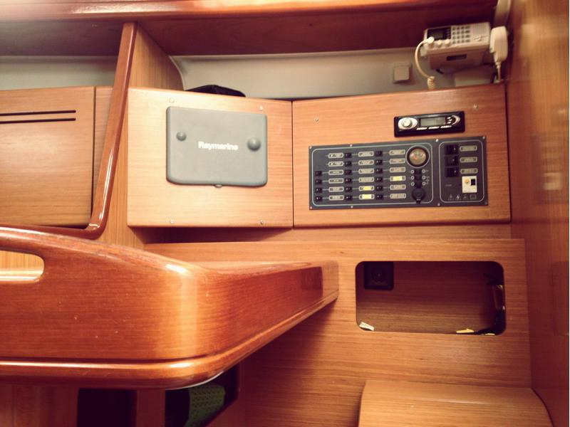 Book yachts online - sailboat - Cyclades 39.3 - Okeia - rent