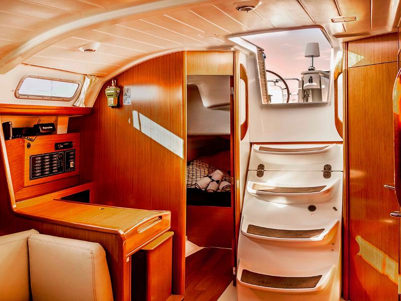 Book yachts online - sailboat - Cyclades 39.3 - Spicy - rent