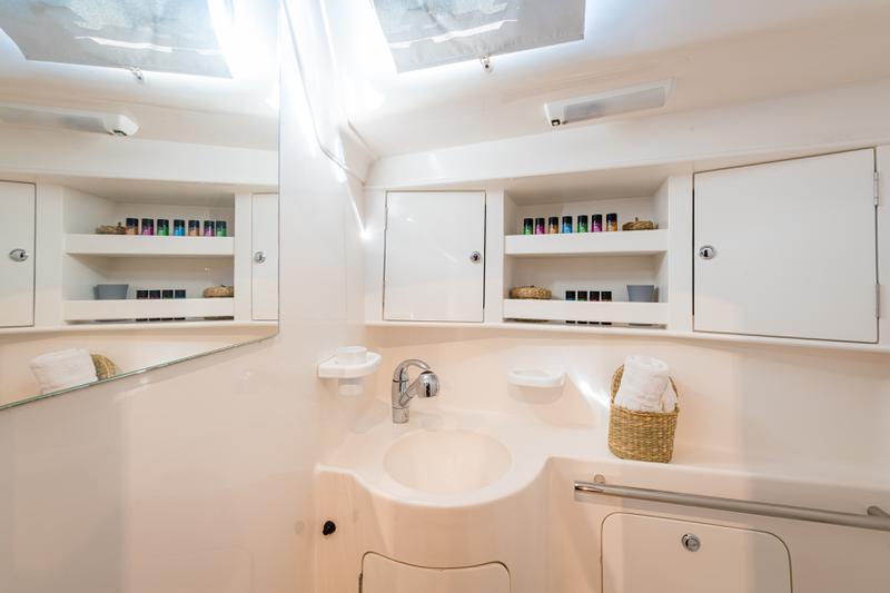 Book yachts online - sailboat - Ocean Star 56.1 - Santorini - rent