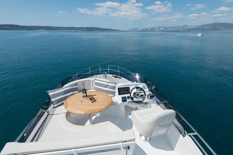 Book yachts online - motorboat - Antares 36 Fly - Setemana - rent