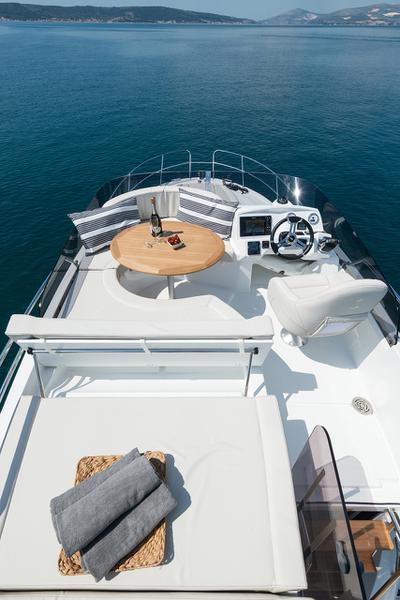 Book yachts online - motorboat - Antares 36 Fly - Setemana - rent