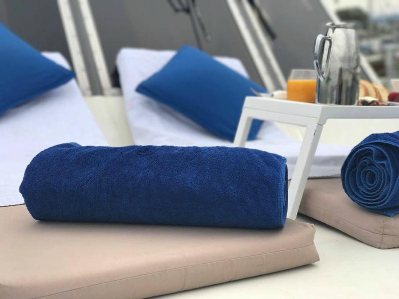 Book yachts online - motorboat - Waverunner 55 - Dreamaway - rent