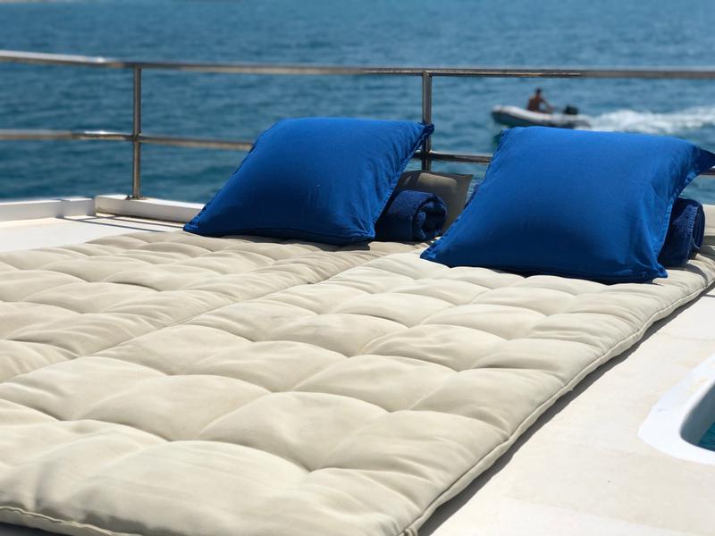 Book yachts online - motorboat - Waverunner 55 - Dreamaway - rent