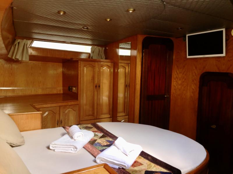 Book yachts online - motorboat - Waverunner 55 - Dreamaway - rent