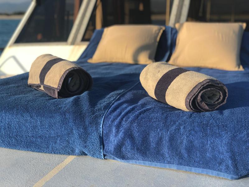 Book yachts online - motorboat - Waverunner 55 - Dreamaway - rent