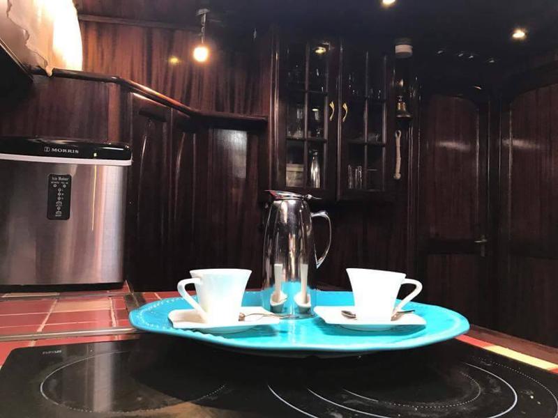 Book yachts online - motorboat - Waverunner 55 - Dreamaway - rent