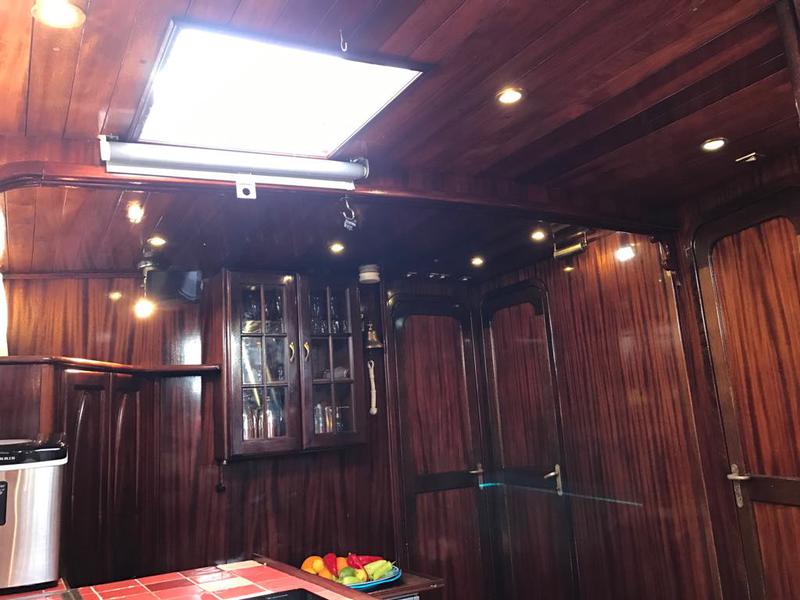 Book yachts online - motorboat - Waverunner 55 - Dreamaway - rent