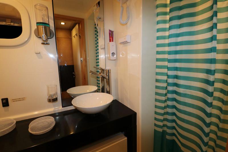 Book yachts online - catamaran - Sunreef 62 - Zimit - rent